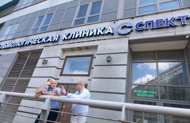 Кожухов Арсений Александрович 13 октября приглашает врачей-офтальмохирургов на мастер-класс Школы витреоретинального хирурга.